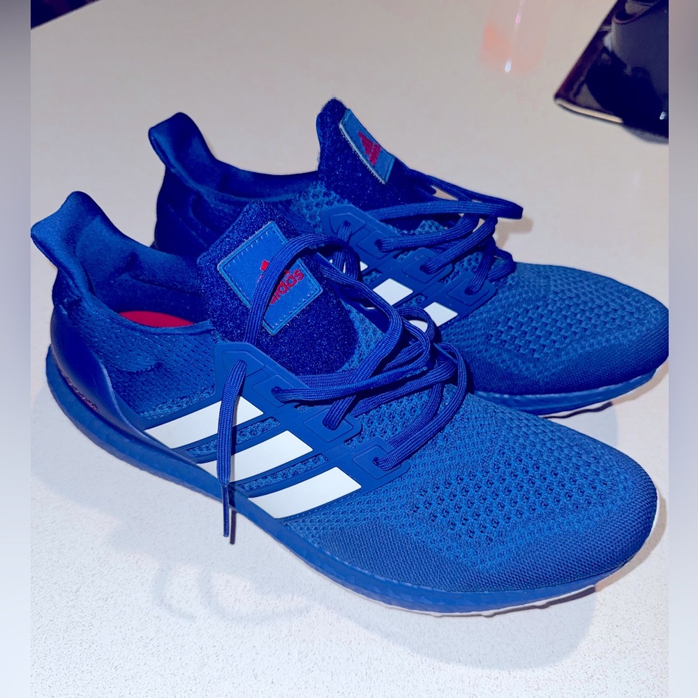 MEN’S ULTRABOOST 1.0 ADIDAS ‘NCAA PACK KANSAS’
